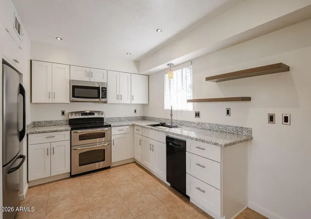 3326-w-tangerine-ln-phoenix-az-85051/hzid_f2e3e8de