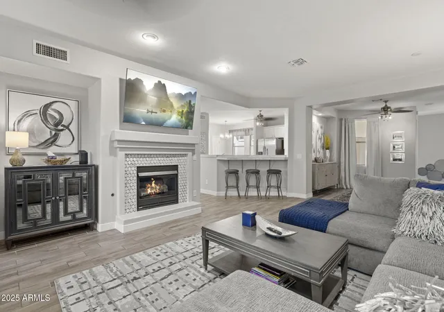 15221-n-clubgate-dr-2028-scottsdale-az-85254/hzid_4e92d3d1