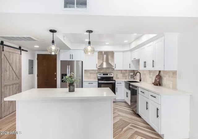7930-e-camelback-rd-111-scottsdale-az-85251/hzid_f2d2e7bd