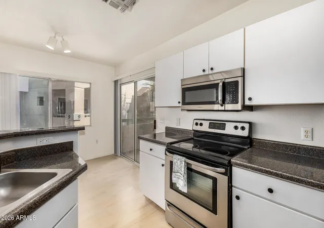 1295-n-ash-st-828-gilbert-az-85233/hzid_ab4f58d1