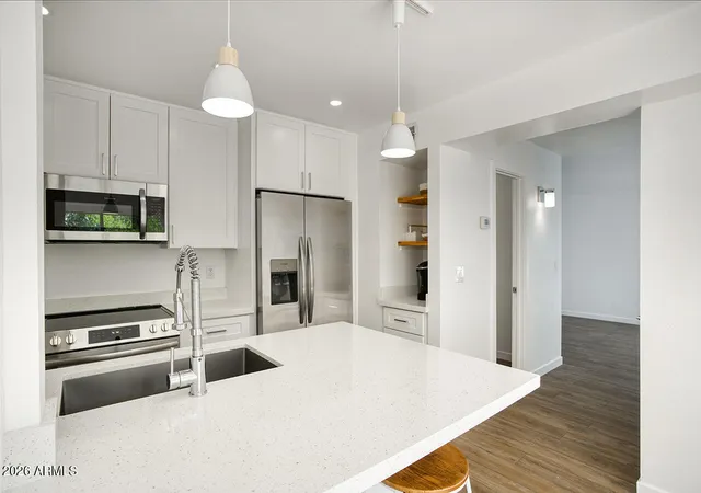 8055-e-thomas-rd-e115-scottsdale-az-85251/hzid_a139eb86