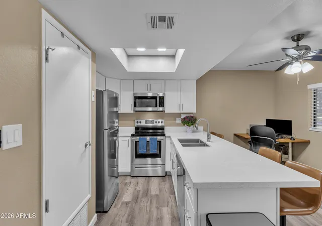 18811-n-19th-avenue-1015-phoenix-az-85027/hzid_bb0e0f14