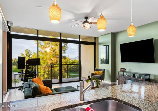 208-w-portland-st-360-phoenix-az-85003/hzid_818ef5b8