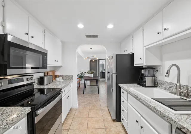 3825-e-camelback-rd-186-phoenix-az-85018/hzid_edae88e5