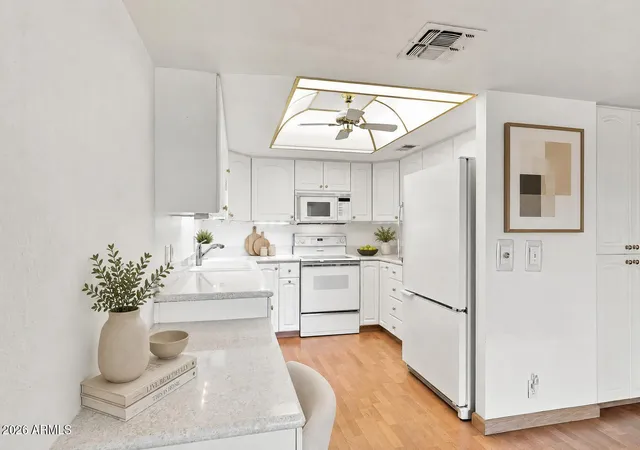 7820-e-camelback-rd-311-scottsdale-az-85251/hzid_b3aada36