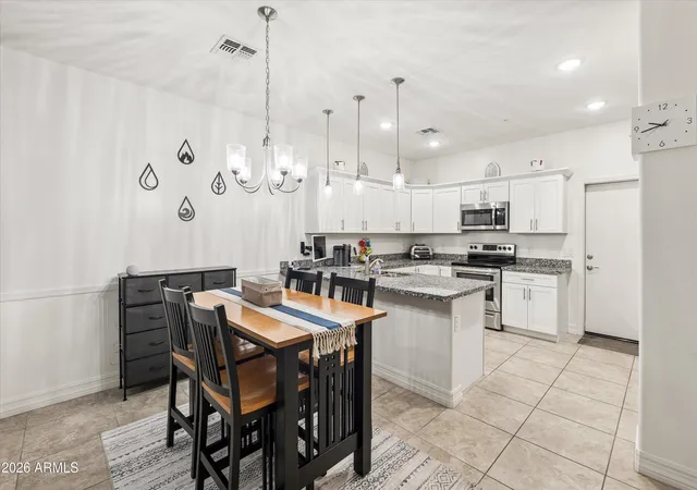 7820-e-baseline-rd-103-mesa-az-85209/hzid_12ca9c66