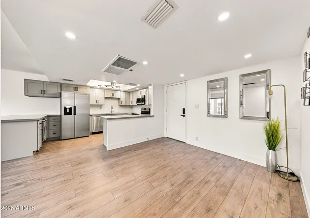 7940-e-camelback-rd-604-scottsdale-az-85251/hzid_a431c800
