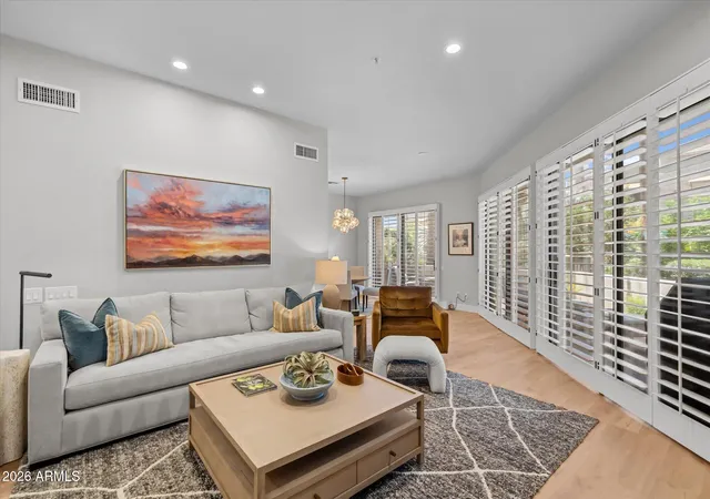 8989-n-gainey-ctr-dr-104-scottsdale-az-85258/hzid_5919c42a