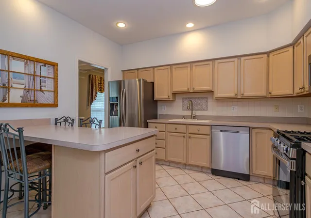 455-bluebird-dr-monroe-township-nj-08831/hzid_2f09651c