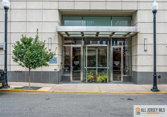 1-spring-st-1405-new-brunswick-nj-08901/hzid_e4d7e0b4