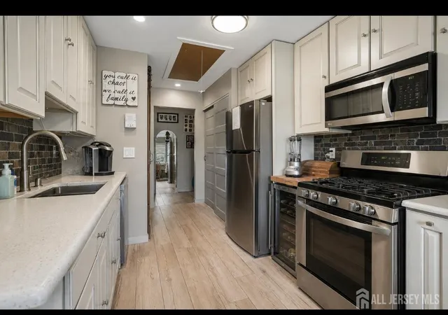 307-sharon-garden-ct-woodbridge-nj-07095/hzid_27b4fd23