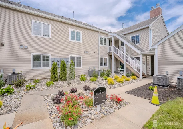 1-rutland-ln-f-monroe-nj-08831/hzid_207e2e96