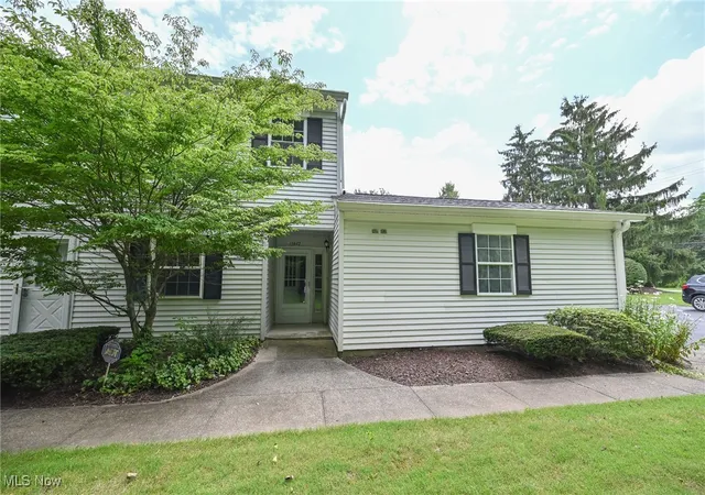 17672-eastbrook-trl-chagrin-falls-oh-44023/hzid_6ebca7be