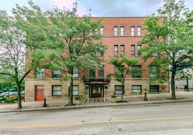 1133-w-9th-st-120-cleveland-oh-44113/hzid_973d92ef