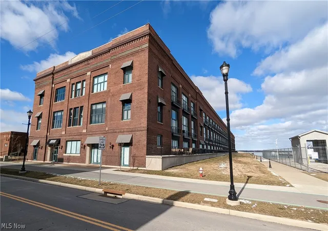 401-w-shoreline-dr-96-sandusky-oh-44870/hzid_a85b4214