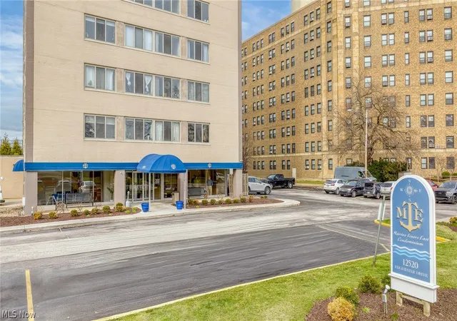 12520-edgewater-dr-1504-lakewood-oh-44107/hzid_b3b1b67c