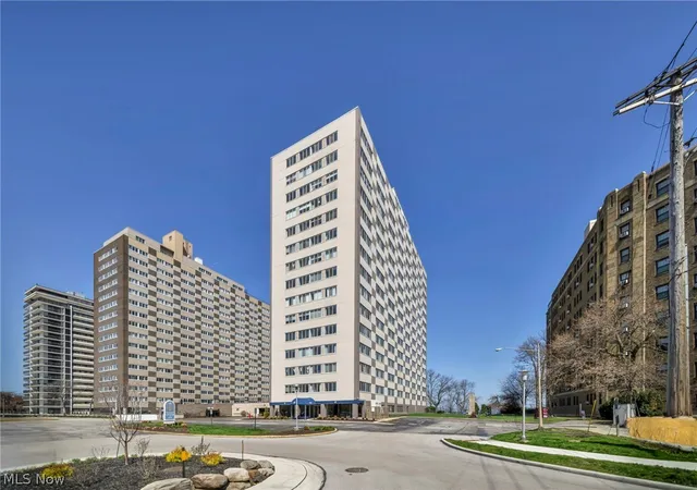 12520-edgewater-dr-806-lakewood-oh-44107/hzid_b81c44f3