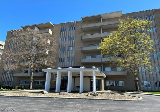 3167-linden-rd-204-rocky-river-oh-44116/hzid_744abc50
