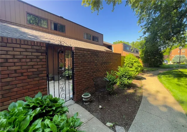 33803-electric-blvd-c17-avon-lake-oh-44012/hzid_44033361