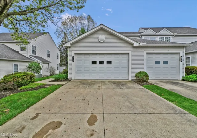 833-overlook-ridge-dr-cleveland-oh-44109/hzid_47b37f8e