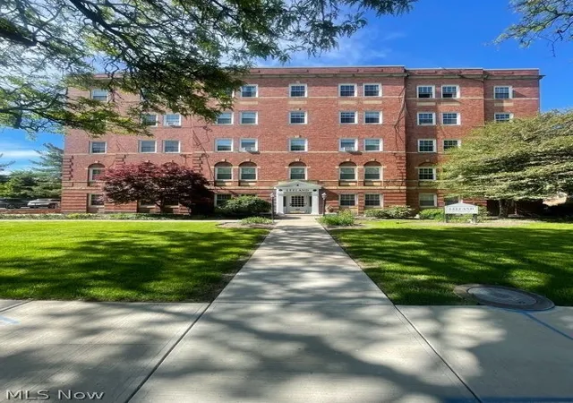 15820-van-aken-303-shaker-heights-oh-44120/hzid_9cc0d081