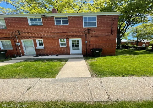 490-kenwood-dr-j-euclid-oh-44123/hzid_d85d1fa1
