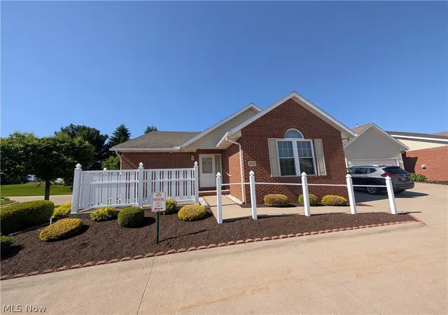 202-greenbriar-ln-dalton-oh-44618/hzid_49e7cd19