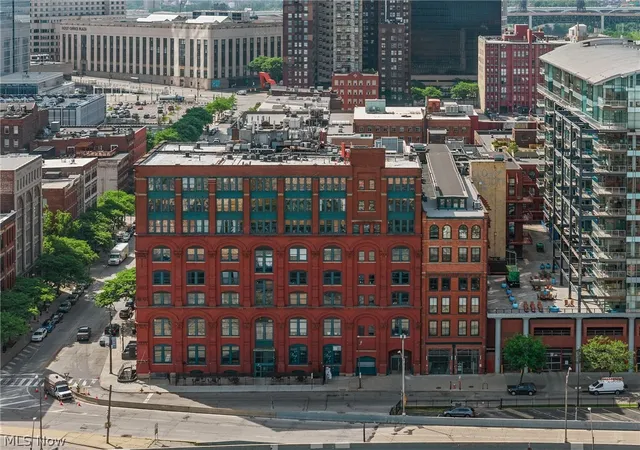 635-w-lakeside-ave-402-cleveland-oh-44113/hzid_05bd539f