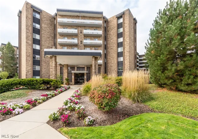 2202-acacia-park-dr-2414-lyndhurst-oh-44124/hzid_f1b5817e