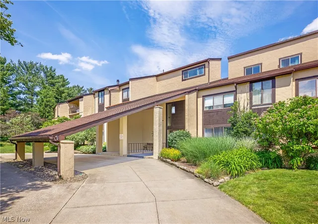 186-court-dr-105-fairlawn-oh-44333/hzid_c8f682ed