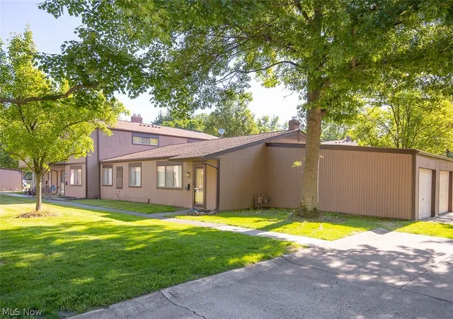 26702-lake-of-the-fls-blvd-olmsted-falls-oh-44138/hzid_ac889743