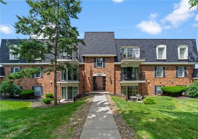 1900-king-james-westlake-oh-44145/hzid_14700444