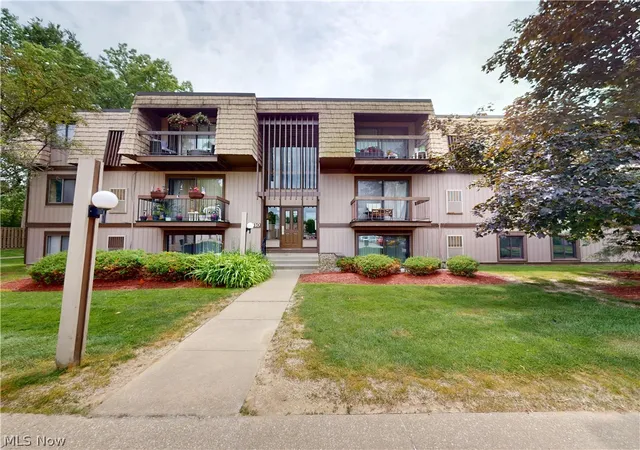 9510-cove-dr-c-11-north-royalton-oh-44133/hzid_4d5352d2
