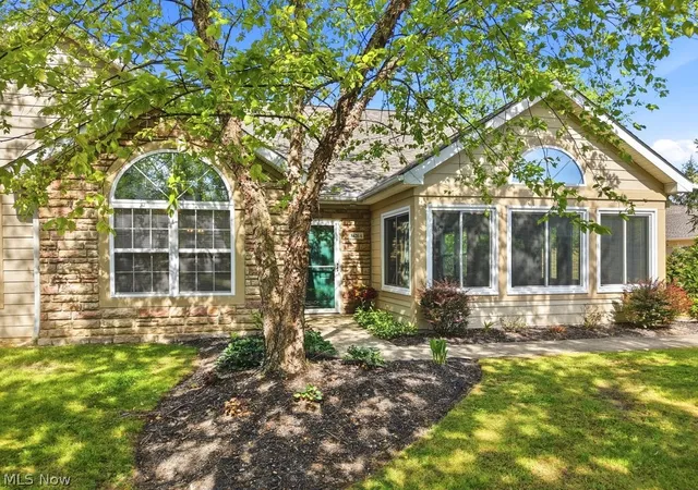 5620-emerald-ridge-pkwy-5a-solon-oh-44139/hzid_f8e9a4a7