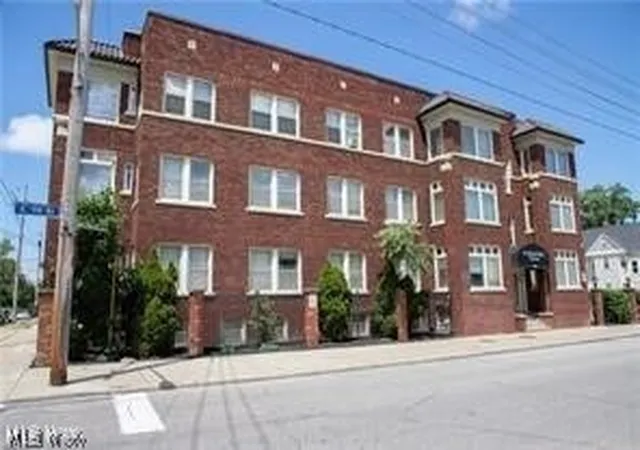 11433-ashbury-ave-12-cleveland-oh-44106/hzid_498c174c