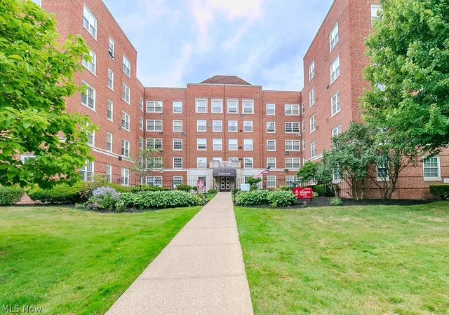 19201-van-aken-blvd-313-shaker-heights-oh-44122/hzid_717b27a6