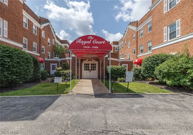 19406-van-aken-blvd-shaker-heights-oh-44122/hzid_0de1a901
