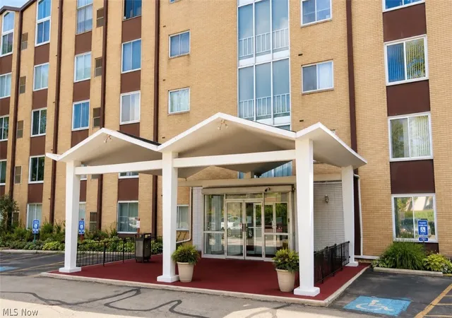 25735-lorain-rd-224-north-olmsted-oh-44070/hzid_d0cbb448