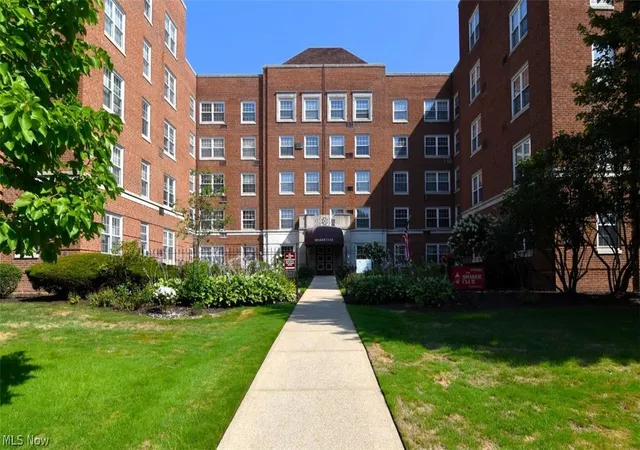 19201-van-aken-blvd-508-shaker-heights-oh-44122/hzid_9ae5d428