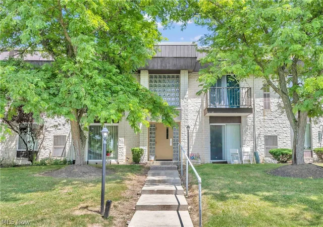 8455-n-akins-rd-e-8-north-royalton-oh-44133/hzid_161b1da9