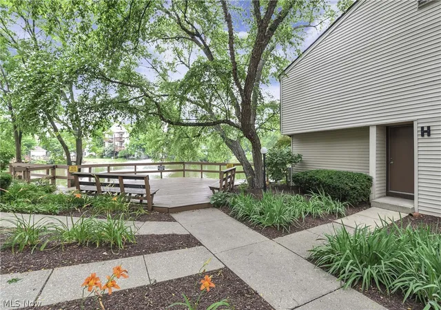 1420-cedarwood-dr-h-westlake-oh-44145/hzid_397ea3c5