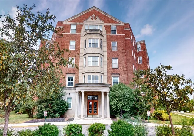 13800-fairhill-rd-111-shaker-heights-oh-44120/hzid_1200c78f