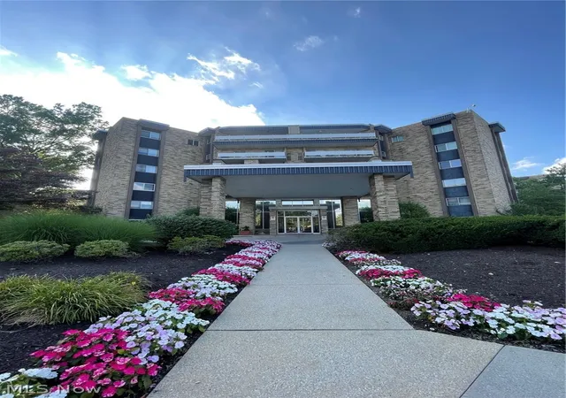 2112-acacia-park-dr-323-lyndhurst-oh-44124/hzid_a502265b