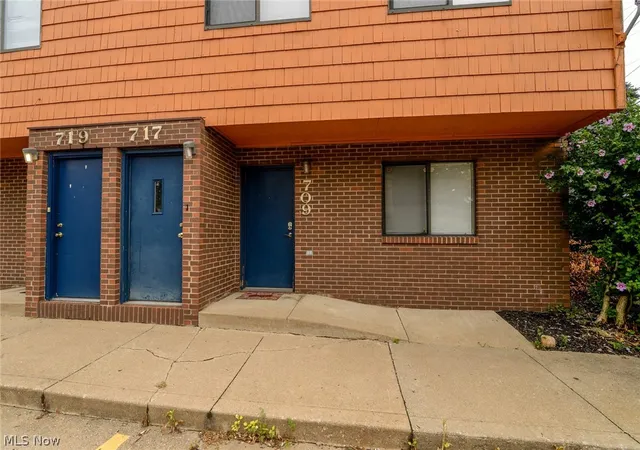 709-717-carroll-st-akron-oh-44304/hzid_56e5c21f
