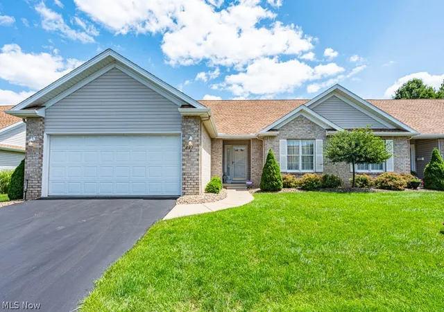 831-auburn-hills-dr-a-boardman-oh-44512/hzid_9eee82f7