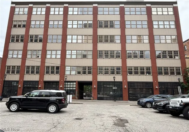 1260-w-4th-st-cleveland-oh-44113/hzid_f304c45a