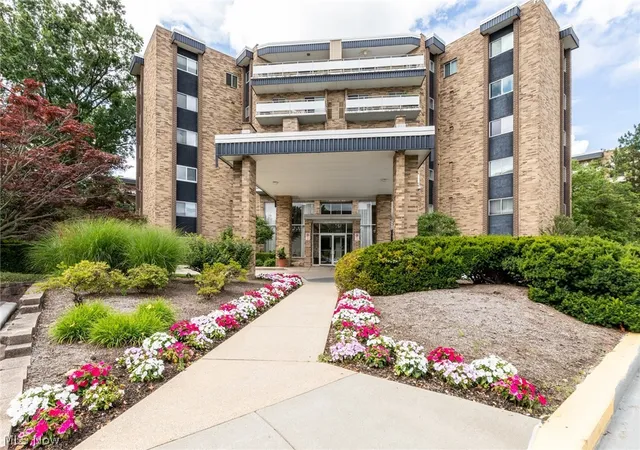 2112-acacia-park-dr-224-lyndhurst-oh-44124/hzid_1aace4ee