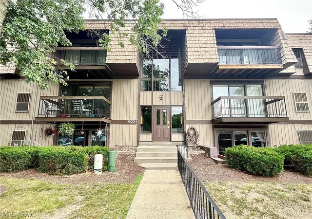9701-sunrise-blvd-l28-north-royalton-oh-44133/hzid_5645a420