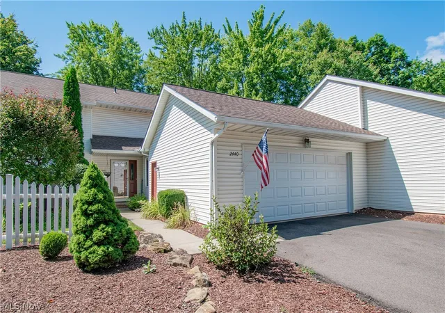 2440-port-charles-dr-stow-oh-44224/hzid_74562c68