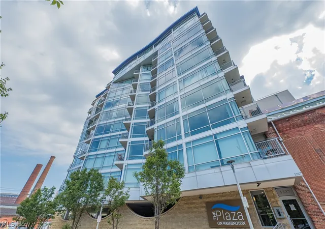 1237-washington-ave-702-cleveland-oh-44113/hzid_e32a8a38
